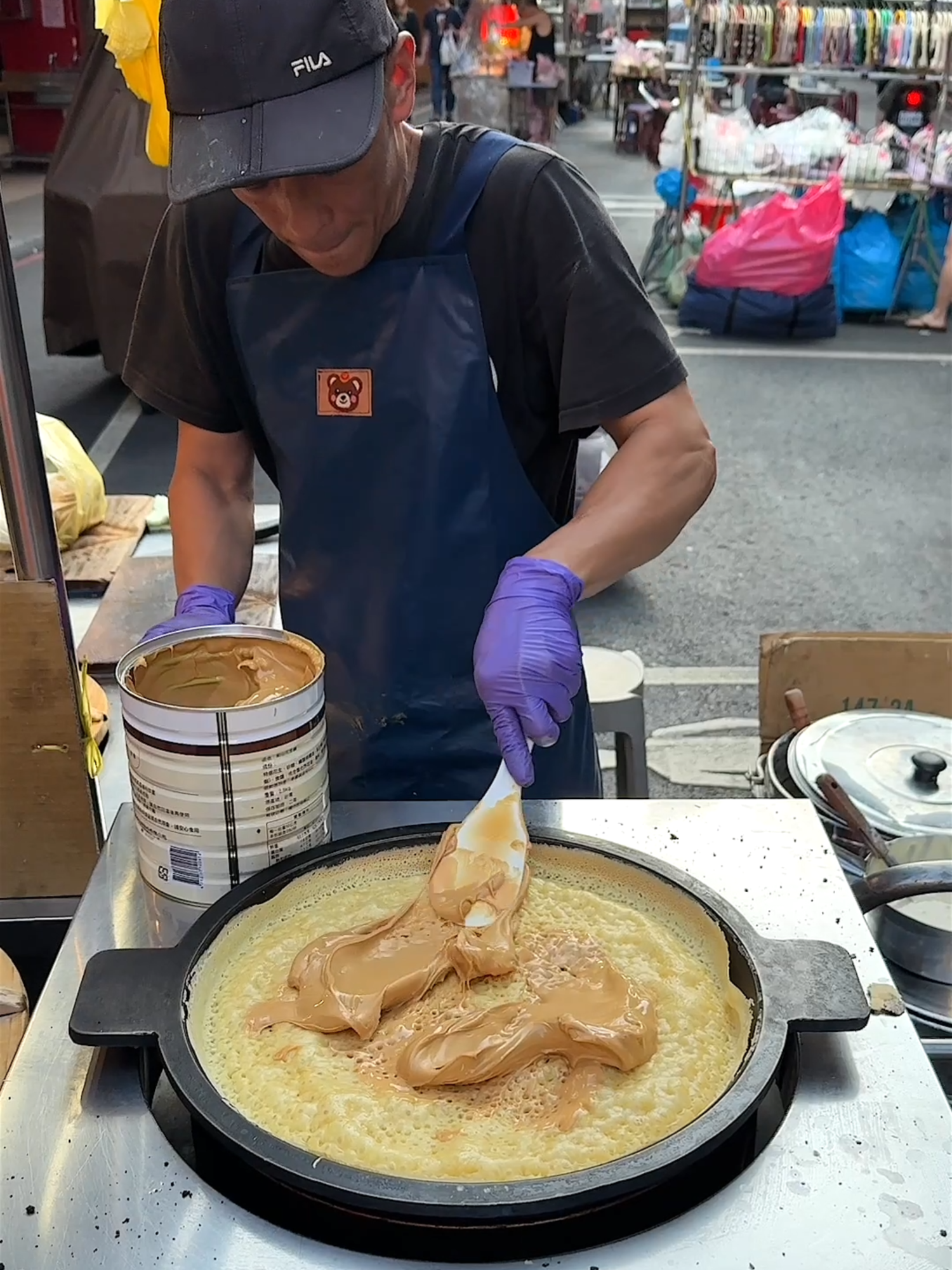 Thicc Peanut Butter Pancake That’s Taking Over Taiwan’s Night Markets!   📍饒河街觀光夜市   Raohe St, Songshan District, Taipei City, 105   https://maps.app.goo.gl/y5tspxuMXZwdwuUx9   ⏰ 5pm open   #pancakes #dessert