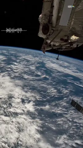 ISS see ohhh beautiful #ISS #space5600 #foryou #foryoupage #viraltiktok #viralvideo #whotofollow #100million #capcut #tiktok #moon #500k #zoom #space #sun #whattowhatch? #star #ISS #space5600 