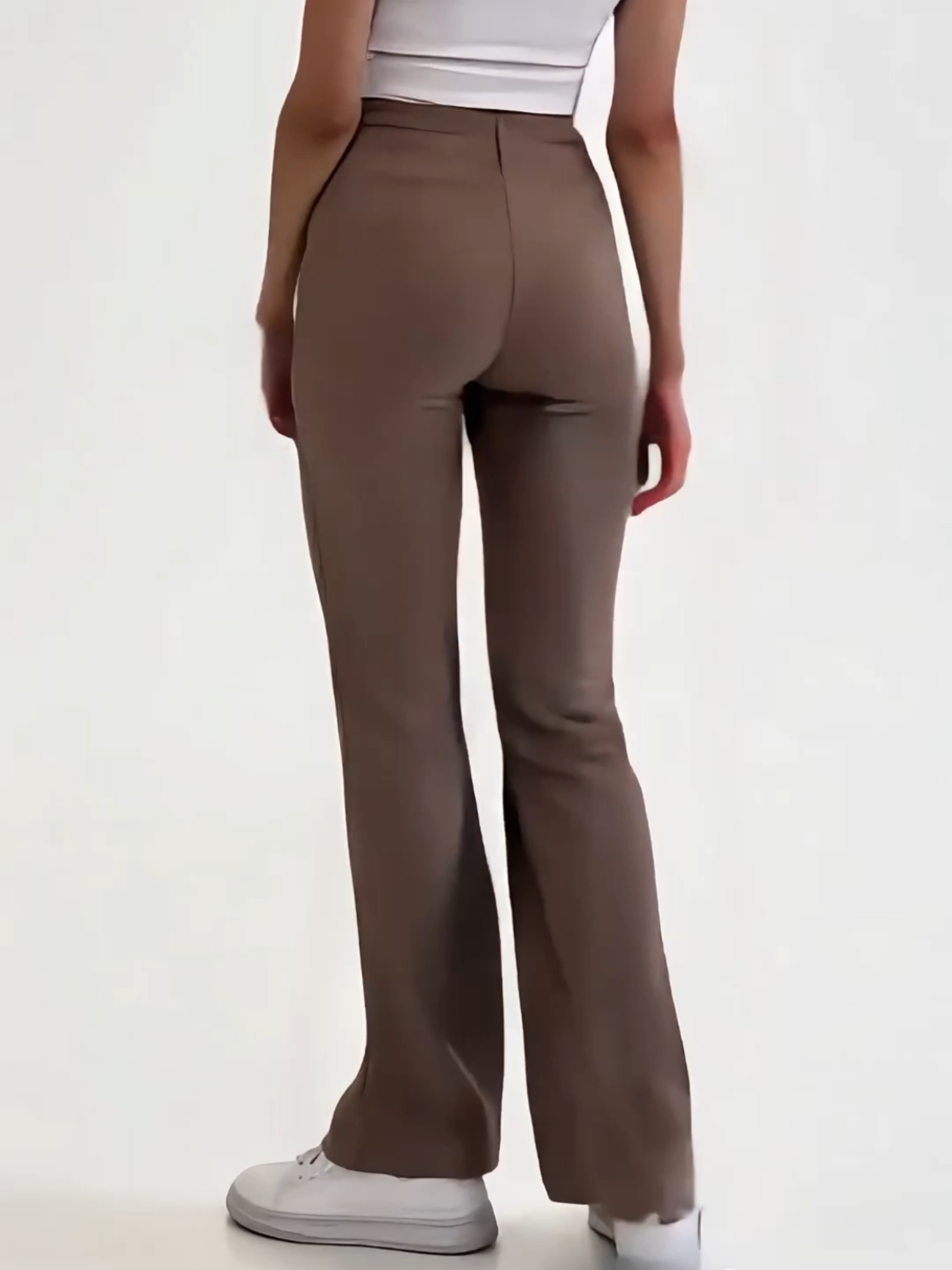 Cari celana yang bisa ngasih efek kaki jenjang? Aku nemu jawabannya! Ini diaaa cek keranjang kuning diatas! #celanawanita #CelanaKekinian #celanahighwaist #highwaistcutbray #OOTDcewek #celanakulot #koreanstyle
