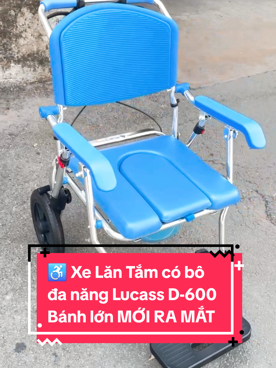 ♿ Xe Lăn Tắm có bô đa năng Lucass D-600 Bánh lớn New 2025 - Có Phanh cho người đẩy, gấp gọn tiện dụng. Ghế bô đa năng Lucass D-600 là thiết bị y tế tiện dụng, hỗ trợ đắc lực cho người cao tuổi, người khuyết tật, người sau phẫu thuật hoặc người hạn chế khả năng vận động trong việc vệ sinh cá nhân hằng ngày. Sản phẩm được thiết kế thông minh với khung thép mạ crôm bền bỉ, dễ gấp gọn, an toàn và dễ dàng sử dụng trong nhiều không gian khác nhau. Nếu bạn đang tìm kiếm một giải pháp giúp người thân tự chủ hơn trong sinh hoạt và đảm bảo vệ sinh an toàn tuyệt đối, thì ghế bô Lucass D-600 chính là lựa chọn lý tưởng. 👩‍❤️‍👨bThông Số Kỹ Thuật - Thương hiệu: Lucass - Mã sản phẩm: D-600 - Chất liệu khung: Thép mạ crôm không gỉ. - Chất liệu ghế: Nhựa ABS cao cấp - Tải trọng tối đa: 100kg - Kích thước: Cao 80cm x Rộng 55cm x Dài 50cm - Chiều cao điều chỉnh: 5 mức linh hoạt - Trọng lượng: 10.5kg (tương đương 10.500 gram) - Bô vệ sinh: Nhựa dẻo cao cấp, có thể tháo rời và vệ sinh - Chân ghế: Có đế cao su chống trượt, chống trầy sàn 👩‍❤️‍👨 Đối tượng sử dụng: - Người lớn tuổi có khả năng vận động kém - Người bệnh cần hỗ trợ vệ sinh sau phẫu thuật - Người khuyết tật hoặc trong giai đoạn phục hồi chức năng - Gia đình, viện dưỡng lão, trung tâm y tế, bệnh viện ---------------------- 🏡 THANH TUẤN MEDICAL - Hiện thực hóa ước mơ di chuyển #ghetamchonguoigia  #ghetamchonguoitaibien  #ghebovesinh #lucass  #thanhtuanmedical 