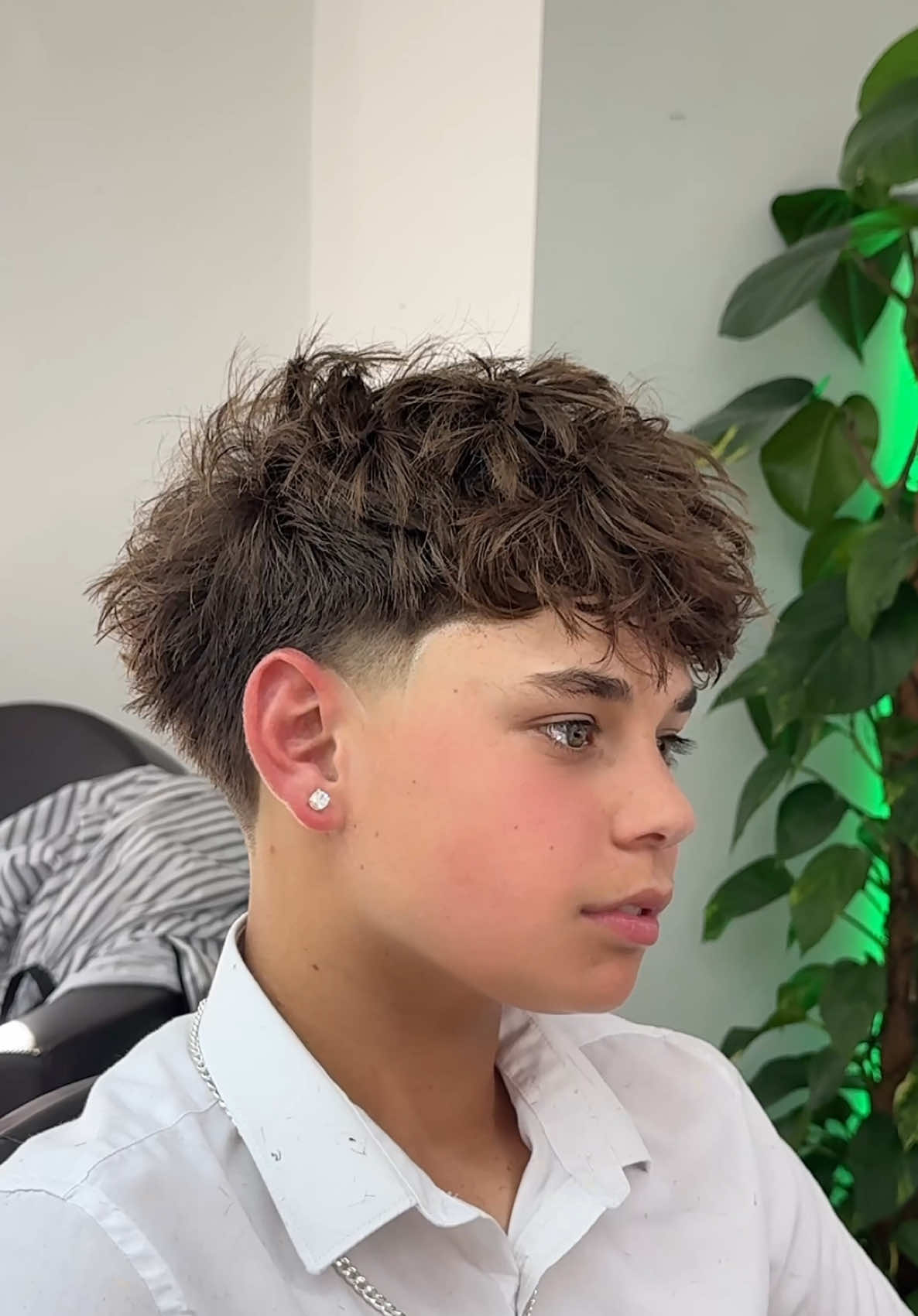 No 16 guard today❌ low taper fade textured fringe‼️😮‍💨 styled with @FORTE SERIES ! Do you think his girl will like the cut⁉️ 📍Northampton- Bedford, 🔗 click the link in my bio to book with me! #northamptonbarber #bedfordbarber #miltonkeynesbarber #leicesterbarber #londonbarber #ukbarber #GlowUp #hairtransformation #transformation #texture #fringe #texturedfringe #fluffyhair #messyhair #16guard #lowtaperfade #lowtaper 