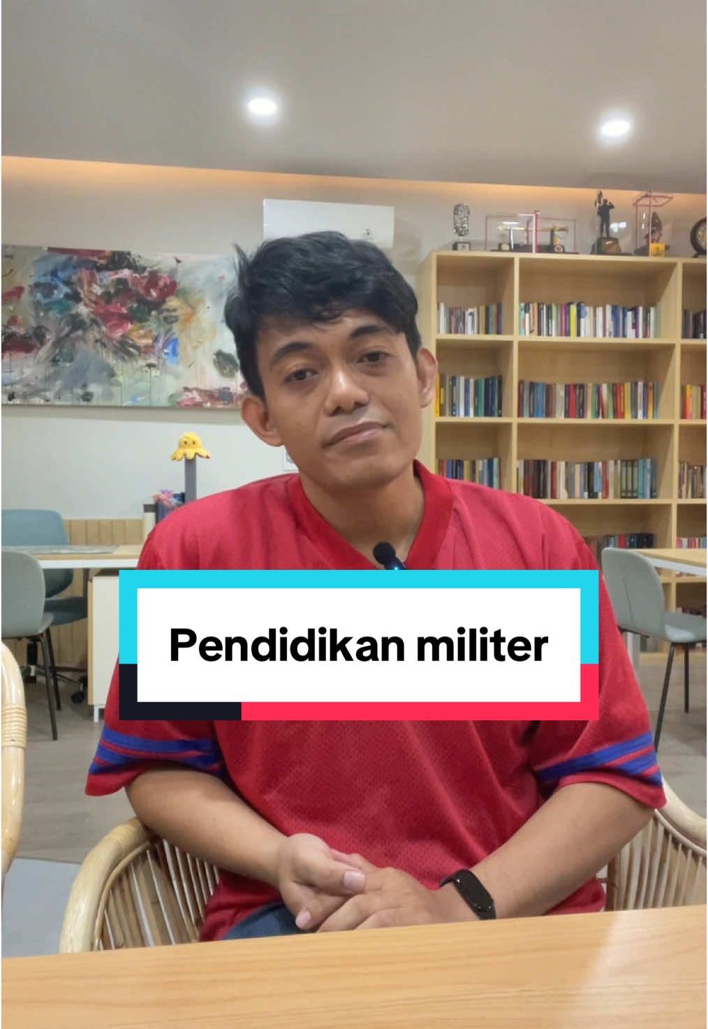 program pendidikan karakter ala militer yang dicanangkan Gubernur Jawa Barat Dedi Mulyadi telah dimulai, di tengah pro kontra nya, saya menganggap ini adalah usaha pemerintah untuk hadir dalam pendidikan.  Seperti pepatah lama “dibutuhkan satu desa untuk mendidik anak”. #psikologisosial #psikologi #psikologiindonesia #psikologipolitik #dedimulyadi #pendidikanmiliter #gubernurjabar 