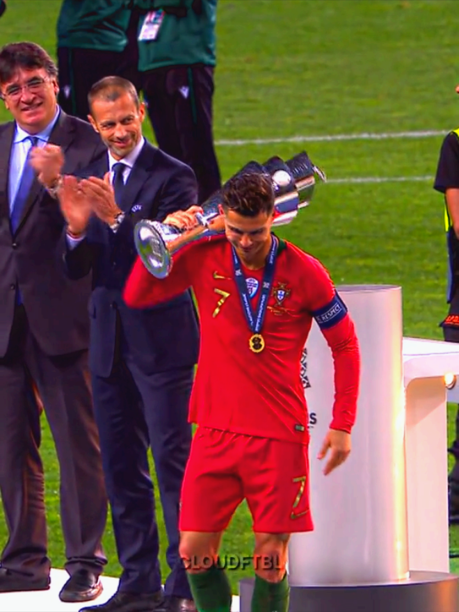 Cristiano Ronaldo football skills 🐐🔥🥰 . .. #cristianoronaldo #football #skills #cr7 #foryou #foryoupageofficiall 
