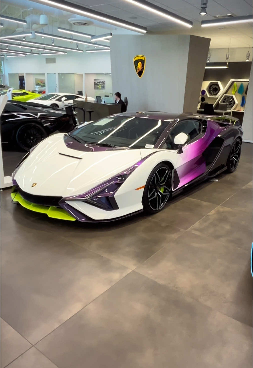 Very unique spec #lambo#lamborghini#sian#miami#car#supercar#hypercar#carspotting#fyp#fy#foryou#viral