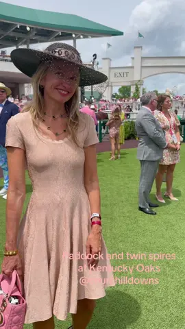 Visually behind the lyrics of “Kentucky Mirage” - “Paddock parade to finish line…twin spires and seats prime….” 🏇👒❤️ Kentucky Oaks 2025 #kentuckyoaks #derbyweek #singersongwriter #lyrics #over50 #louisville #kentuckyproud 