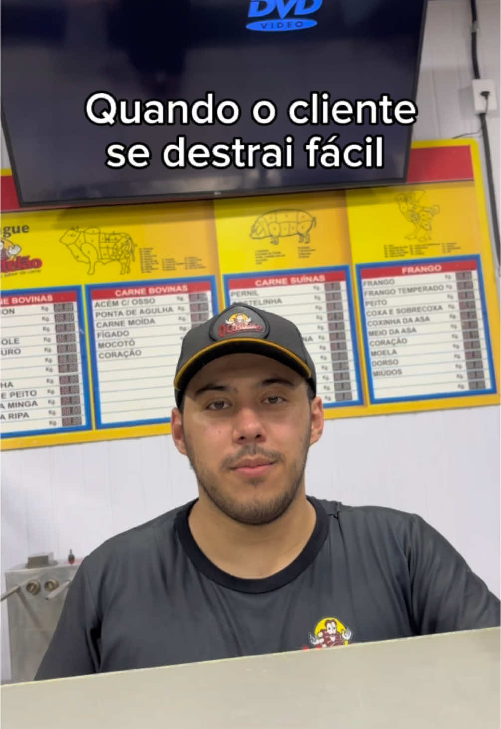 Todo mundo torcia pra logo bater na quina 😂 #açougue #açougueiro #humor #anos2000 #anos90 #anos80 #raiz #nutella #lenhadegoiabeira #dvdlogo #cliente #destraido 
