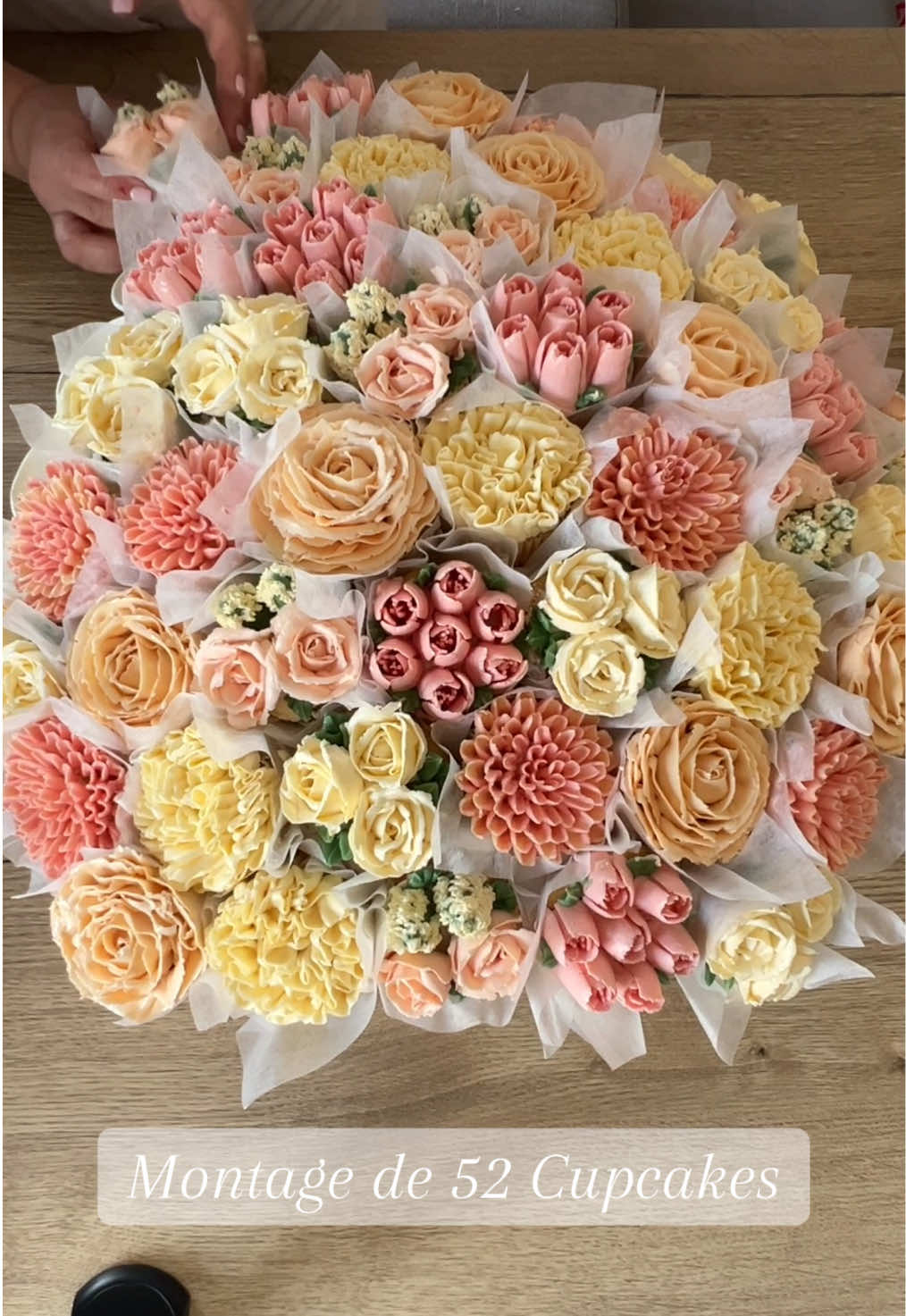 Chaque pétale est fait à la main. Chaque bouquet est unique. Pour un mariage vraiment inoubliable #weddingcake #bouquet #cupcake #flowers #bouquetofflowers #bouquetofcupcakes #CapCut 