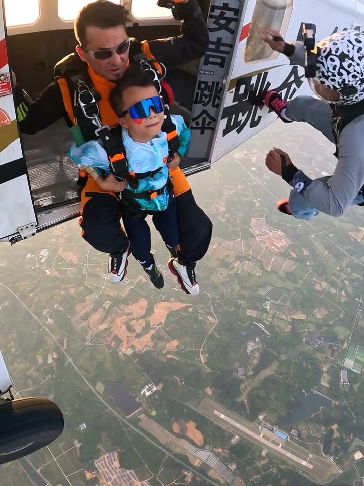 #skydiving #jump #viral_video 
