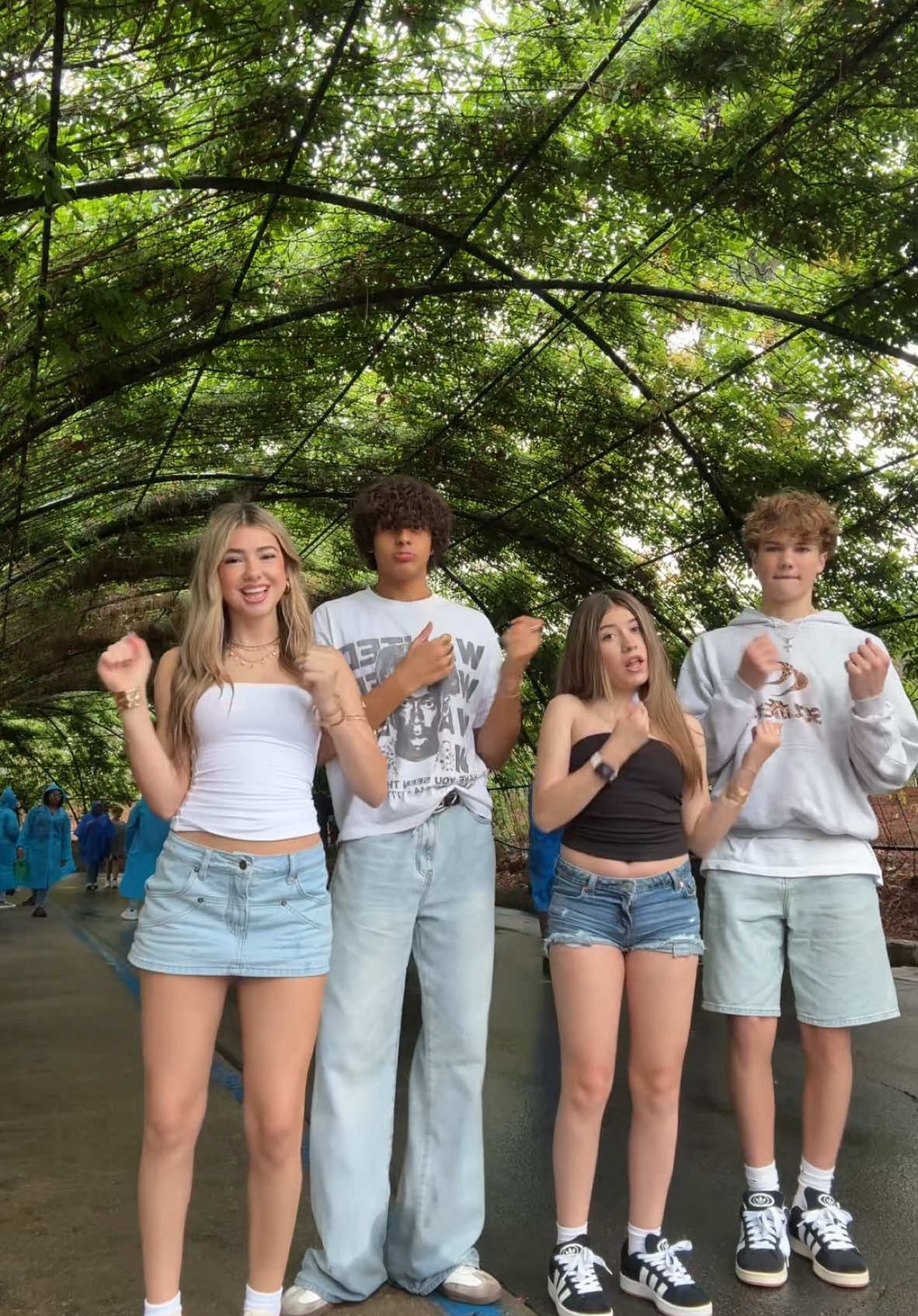 Missed themmm sm #fyp #foryoupage #blowthisup #foryoupage #viral #outfitinspo @she.want.ayden @jafiavalencia @madden 