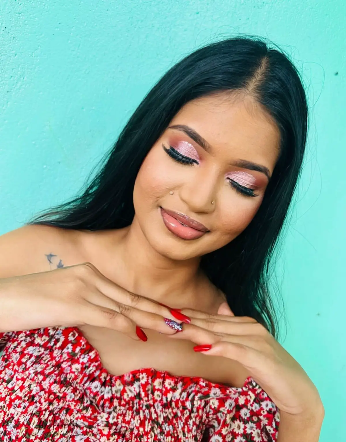 Serving glam with a side of confidence — because every spotlight deserves a little shimmer.✨💗  #GlamMakeup #MakeupGoals #GlowUp #FullGlam #BeatThatFace #MakeupMagic #SlayTheLook #GlamVibesOnly #foryoupage 