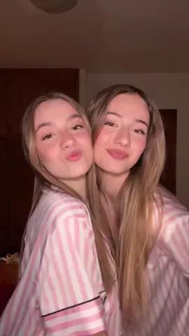 le vostre gemelline preferite 💕😁@Viola Silvi 