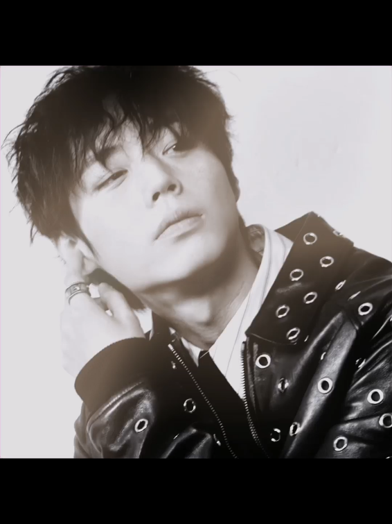ugh he's so fine -- ✧ cc:@angel ✧ panning:@🧸 -- #jihoon #parkjihoon #fineshyt #weakhero #weakheroclass1 #weakheroclass2 #fyp #foryou #foryoupage #xyzbca #viral #edit #relatable #mvcszxu 