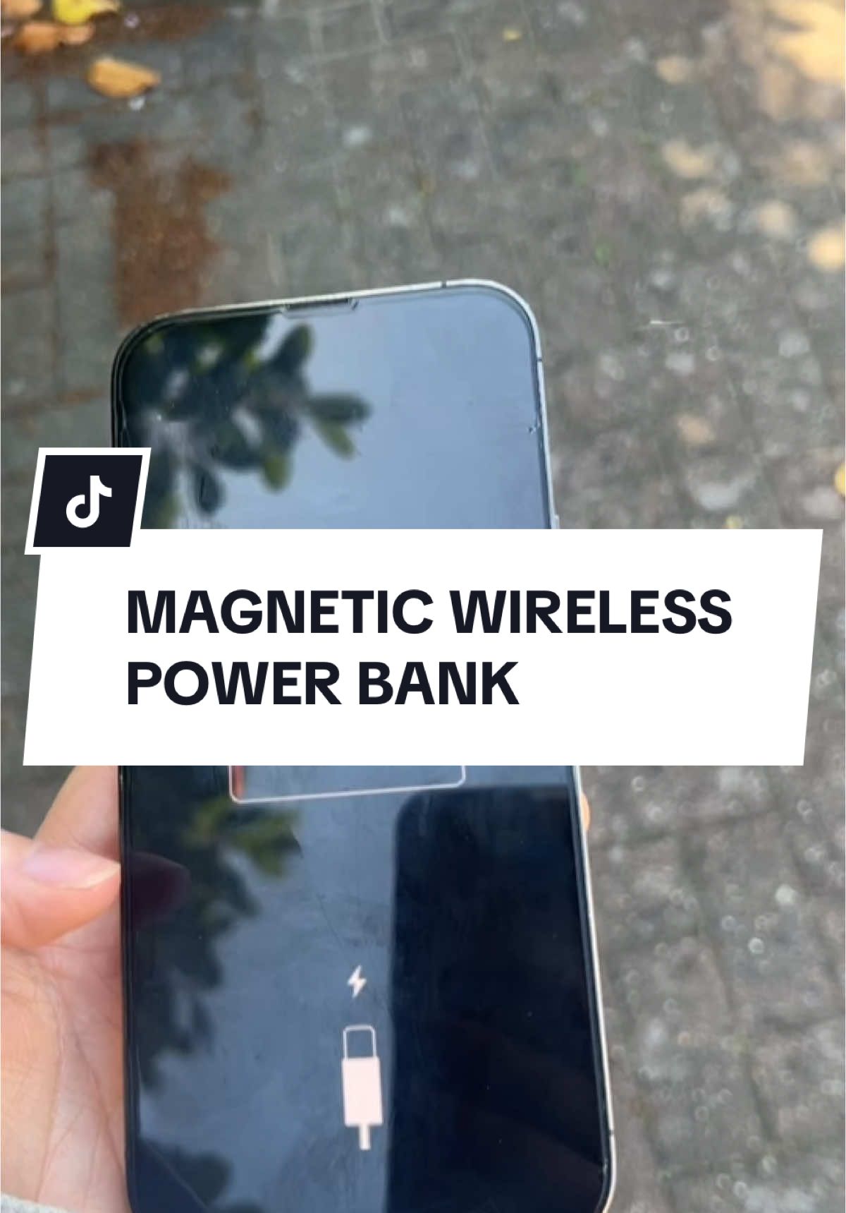 He was so rude to me for no reason 🥲 #portablecharger #powerbank #portablepowerbank #magneticpowerbank #magneticcharger ##CapCut 