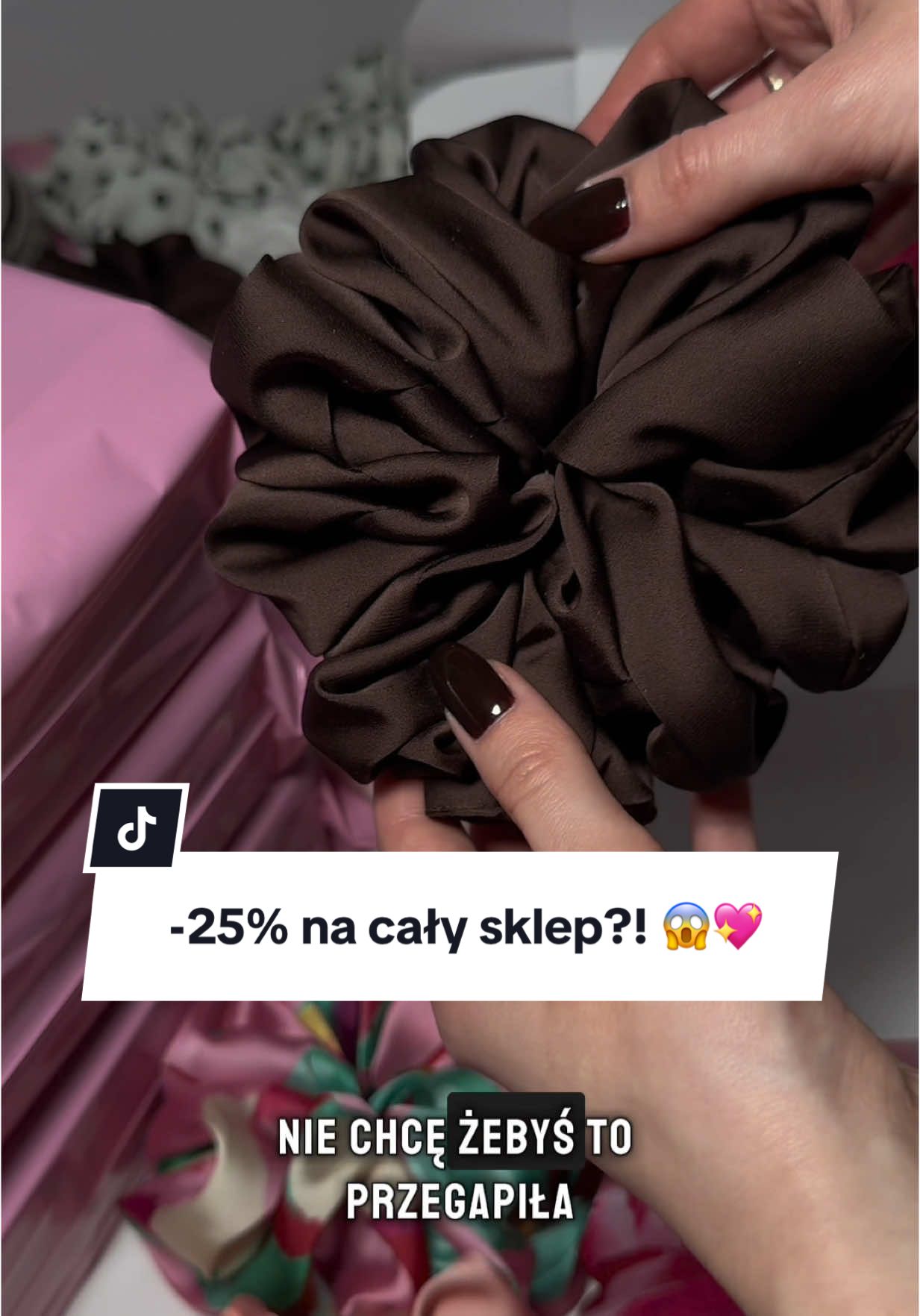 -25% na WSZYSTKO – scrunchies, opaski do włosów i stroje kąpielowe! Kod: MAJ25 Tylko przez ograniczony czas, więc lepiej nie zwlekaj!👉🏻🌺 www.vintiss.pl  #tiktokmademebuyit #polskamarka #rabat #kodrabatowy #scrunchies #strojekapielowe #wlosomaniaczka #fryzuranaszybko #wakacyjnylook #girlvibes #letniestyle #modnapolka #musthave2025 #kobiecafirma #nowakolekcja  