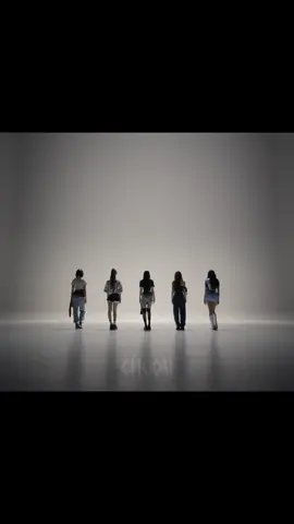 MEOVV - Hands up #meovv #handsup #danceperformance #studiochoom #newsong #kpopgirl #kpopgirlgroup #kpoptok #kpopsong #kpop 