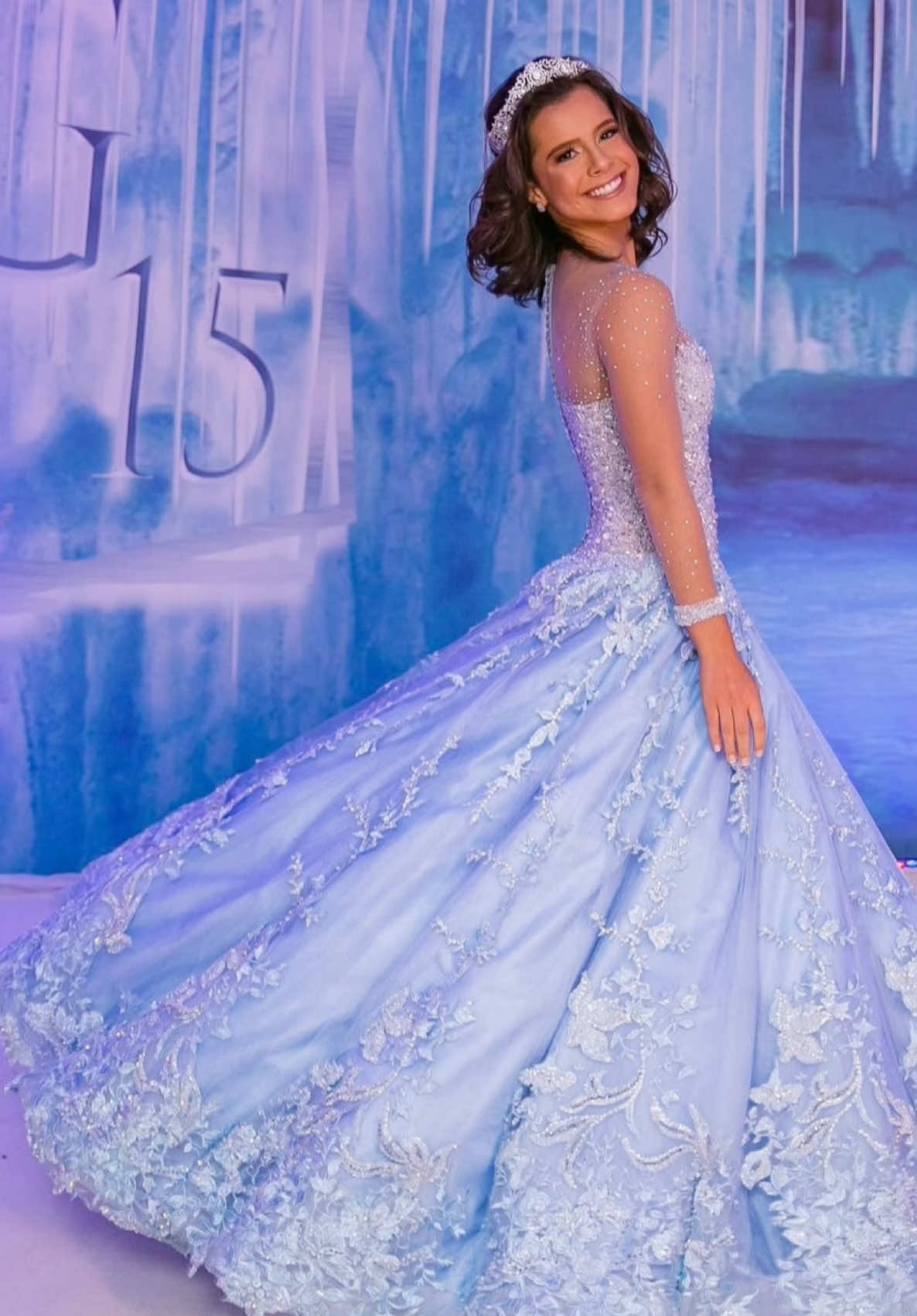 Meus looks da minha festa de 15 anos - qual vcs mais gostaram ? 