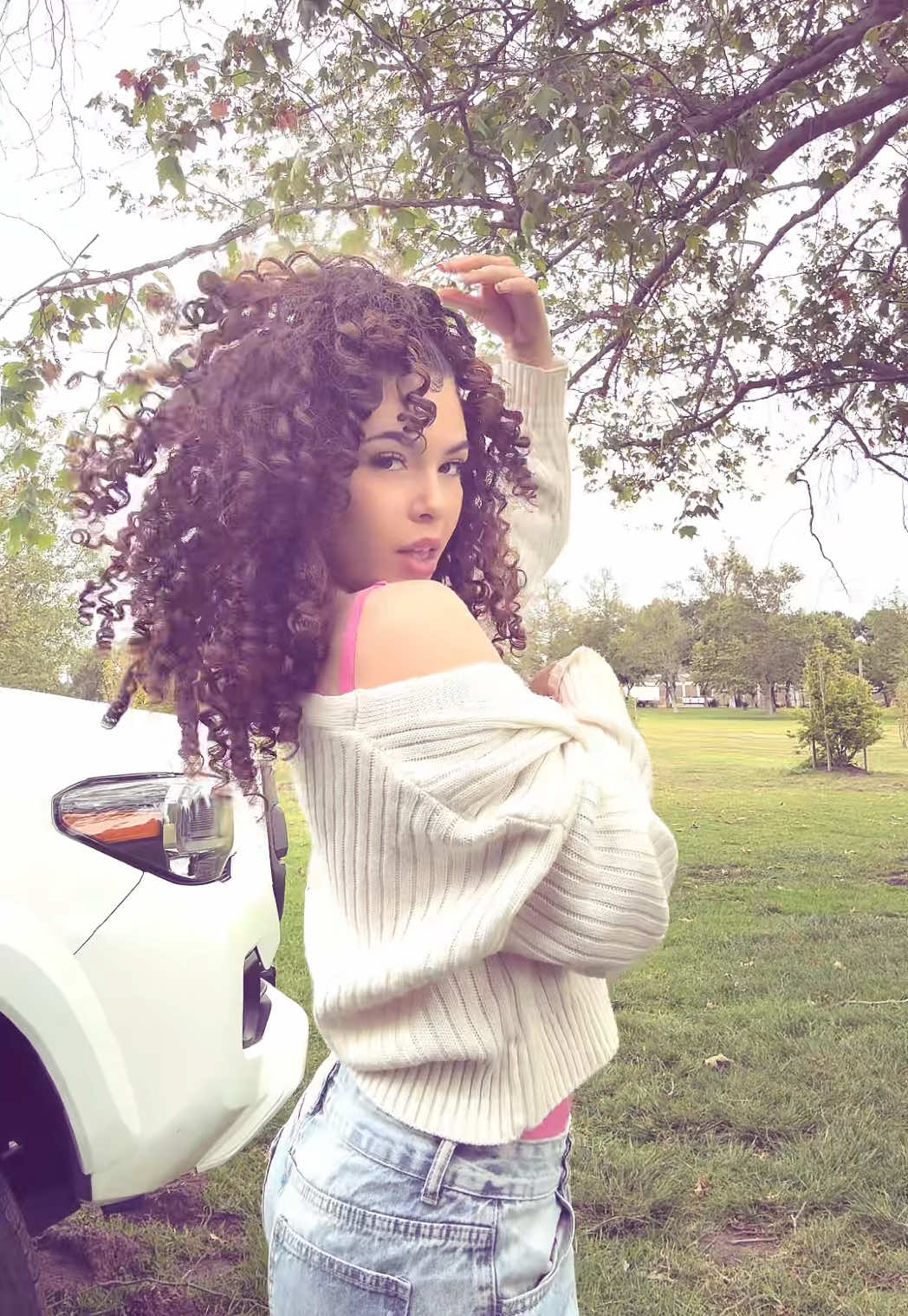 Christian reggaeton>> #fyp #christian #womanofgod #christiantiktok #godlovesyou #curls #trustingod #xyzbca #fypシ゚viral #godspurpose @Neo Genesis 