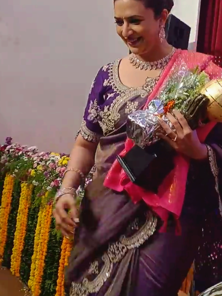 Divyanka Tripathi Dahiya 💗💐⚘🥰😍😘💘🤩❤💝💐🥰 #tiktok #trending #fypシ #onemillionaudition #fyp #foryoupage #my_favourite_actress #foryou #viral #divyanka #divyankatripathi #yhm #indiaactress #sinhalasong 