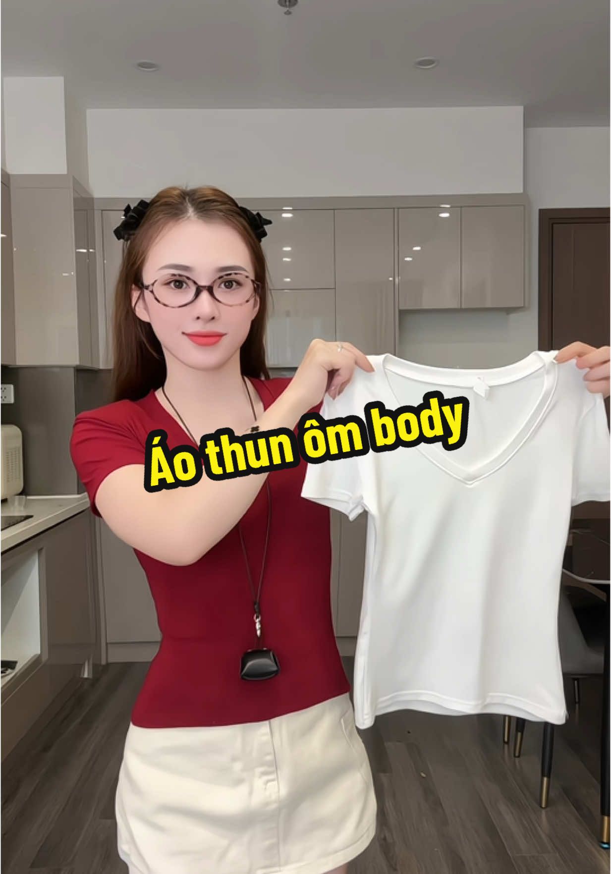 Mặc áo cổ tim đẹp thiệt, mà ko sợ hở đâu nha 😍 #landaulamvo #mebim 