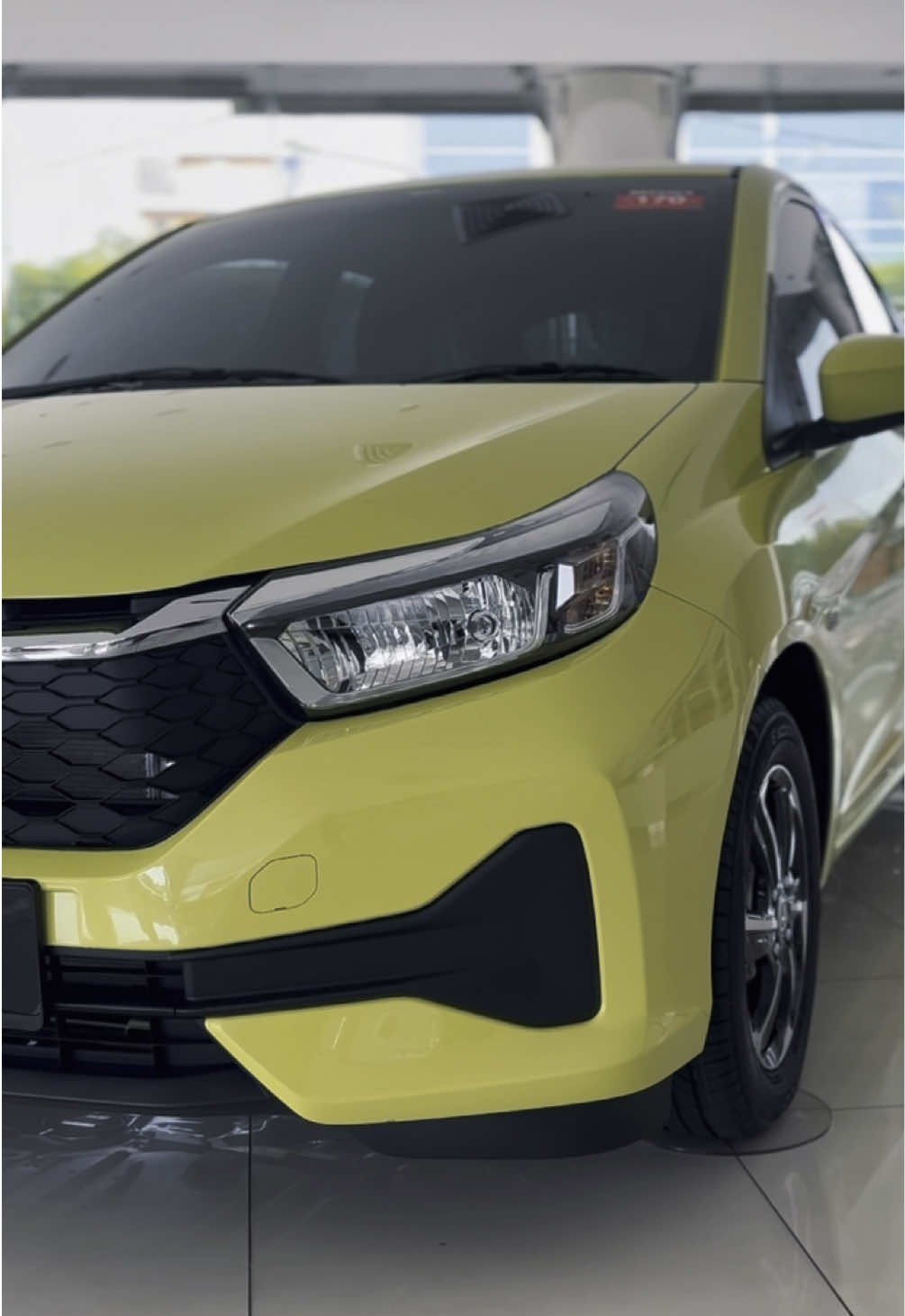 Honda Brio Satya E CVT OTR Rp202.500.000 (Belum diskon) Untuk tanya-tanya dan pemesanan bisa langsung contact:  📞 0819-1403-2004 (Kevin) Untuk showroom kita ada di: 📍 Honda IKM Daan Mogot #honda #hondaindonesia #hondaisme #hondajakarta #brio #hondabrio #briosatya #hondabriosatya #briotermurah #wrv #brv #cityhatchback #HRV #CRV #Accord #civic #typer