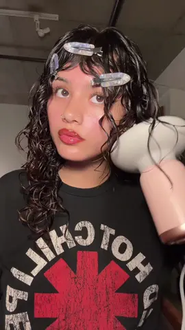 basically all @Hairitage by Mindy 🙂‍↕️ AND the best diffuser ever @wavytalkofficial  - not to mention @BounceCurl defining brush ;) #curlyhair #curlyhairinspo #hairitagebymindy #bouncecurlbrush #definedcurls #2ccurls #curtainbangs #curlybangs #3acurls #curlyhairroutine
