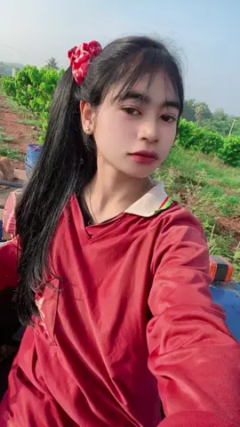 #អ្នកចំការ #🚜 #fyp ស្រីស្មៅ😇❤️