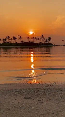 Start your day where the waves whisper and the sky glows. Nature’s alarm clock hits different. #BeachSunrise #Travel #maldives #MorningVibes @Visit Maldives 