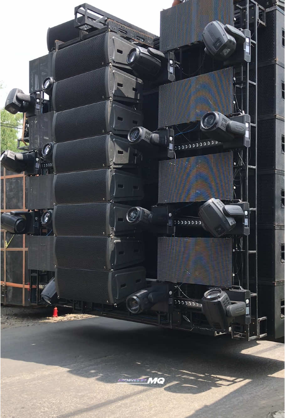 Lki Production otw ke start karnaval Salamrejo #lkiproduction #karnavalsalamrejo #karnavalsoundsystem #horegjawatimur #horeg #soundsystemhoreg @LKI Production 