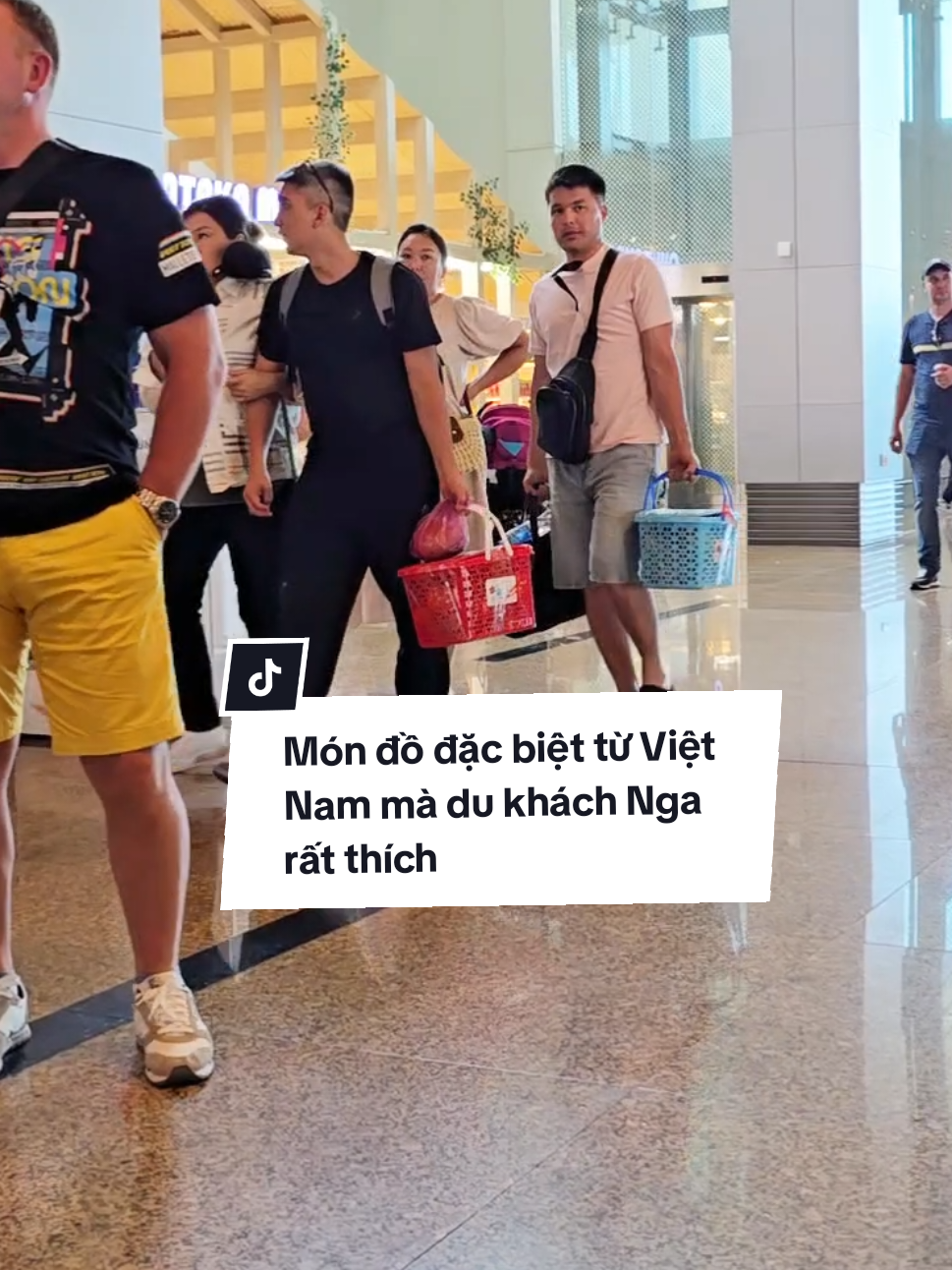 Món đồ Việt đặc biệt mà khách Nga nào cũng muốn xách về nước làm quà. #passenger #russia #vietnam #Vietjet #funny 