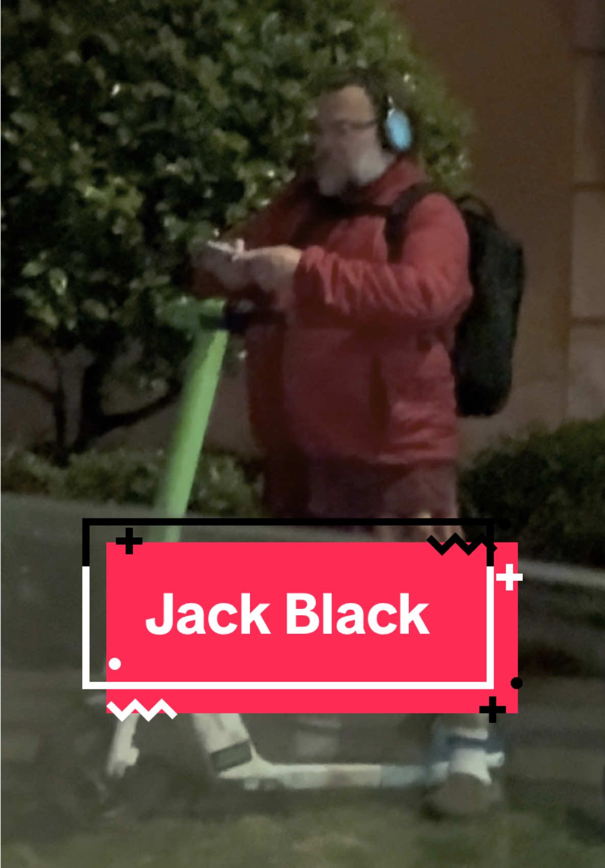 Jack bBlack casually renting a scooter in LA  at 11pm 😂 #jackblack #celebrityspotting #fyppppppppppppppppppppppp #viral 