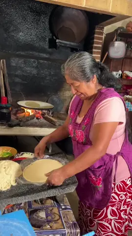 eparando para desayunar unas ricas #empanadas#flor#nopal