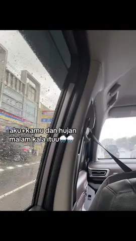 jadi inget deh #hujan🌧️ #hujanbarengdia #fypage 
