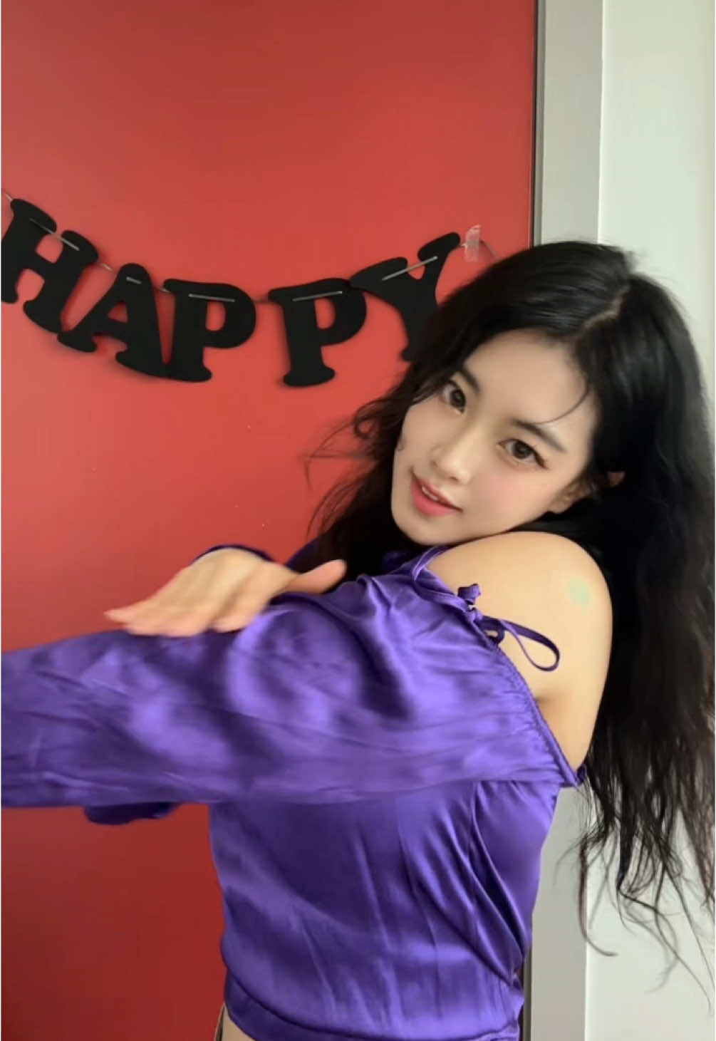 이즈나 … 랑 비교되는 시나..입니다 ! 그래도 예쁘게 뵈주세용 🙏🏻🙏🏻냐항 ! 노력한댜아아 ~~~ #시나 #sina #izna #sign #춤#춤노래 #배우 #모델 #cf #cfmodel #대기업모델 #뷰티모델 #화보 