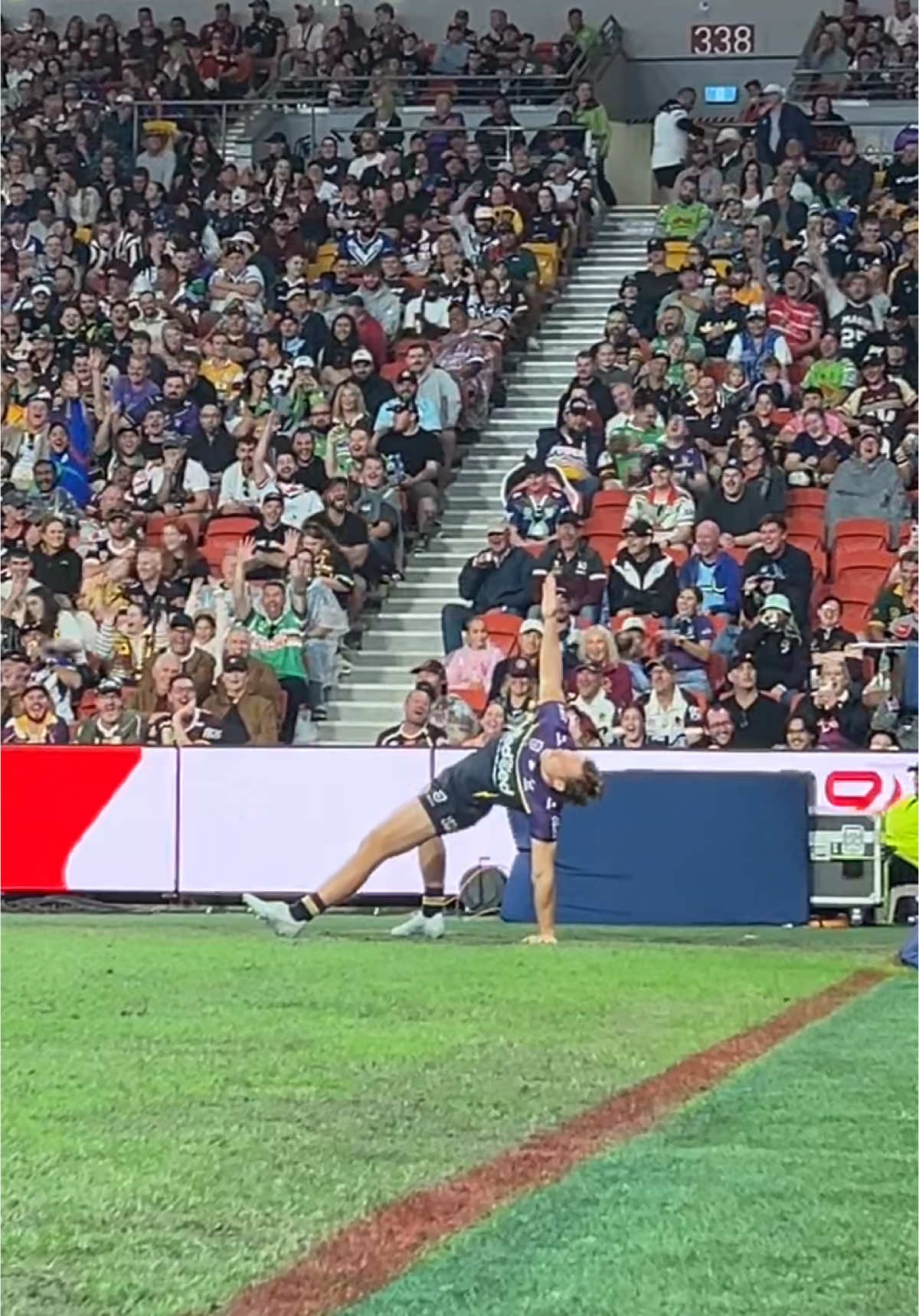 1 cheer for every Alec stretch 🤣 #nrl #storm #magic 