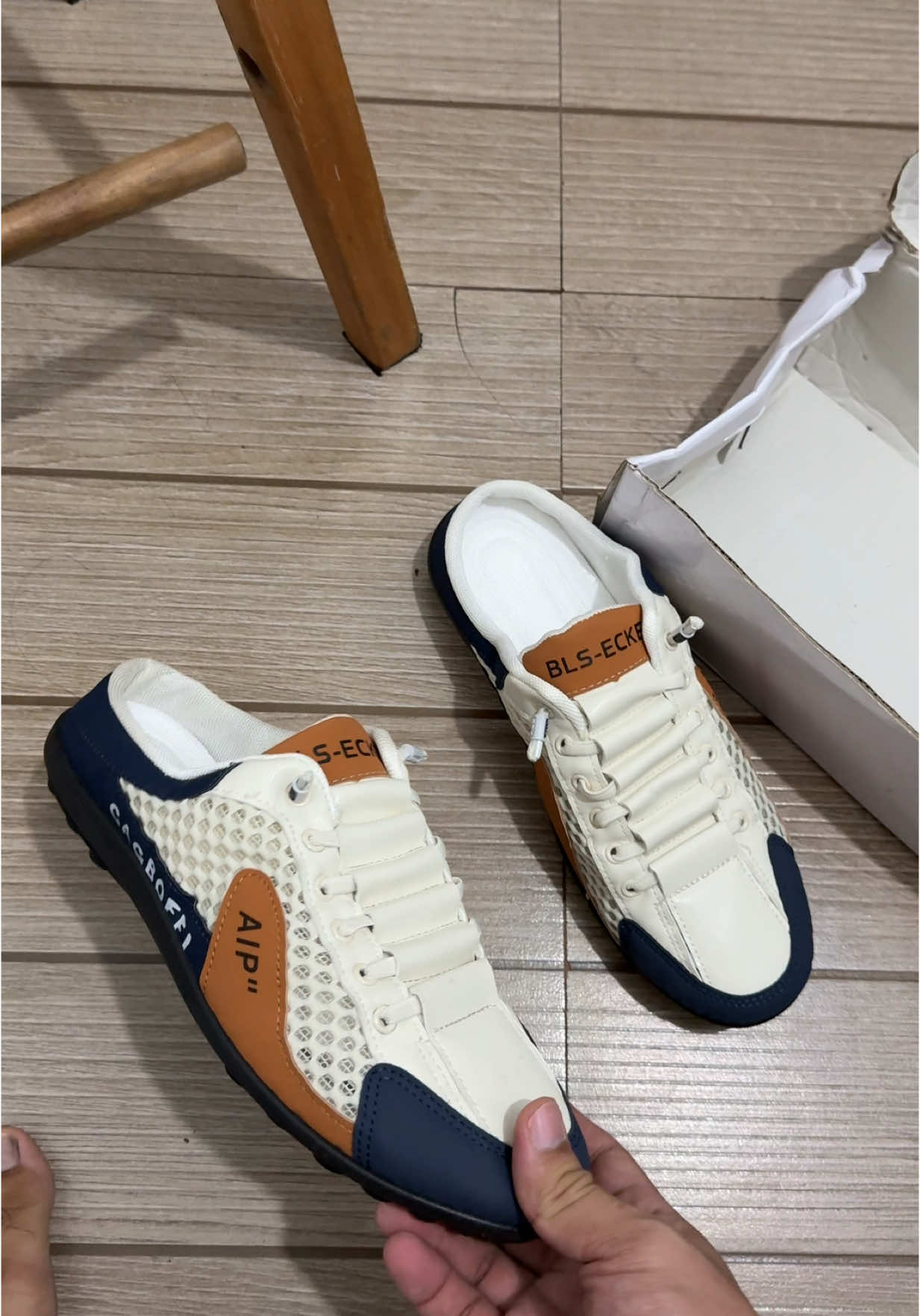 Ang sarap neto sa paa parang mamahalin dimo na isisintas diretso suot nalang larga na #slipon #shoes #shoestyle #shoecheck #shoesformen #shoesrecommendation #mensfashion #menstyle #menswear #leather #korean #buynow #ordernow 
