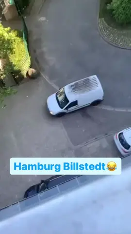 #videoviral #hamburg #polizei #caddy #fahrzeug #Fahrer#🚗💨 #🚓#📱#🚨#😱😱😱 #blaulicht #unfall #germany #deutschland🇩🇪 #tik_tok #😀😀😀#😵‍💫#😐#💉
