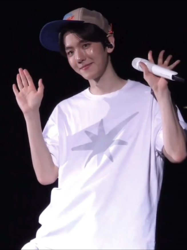(6/5) happy birthday my baby! thank you for always being my comfort person!! i love you to the moon and back 🤍 #exo #baekhyun 