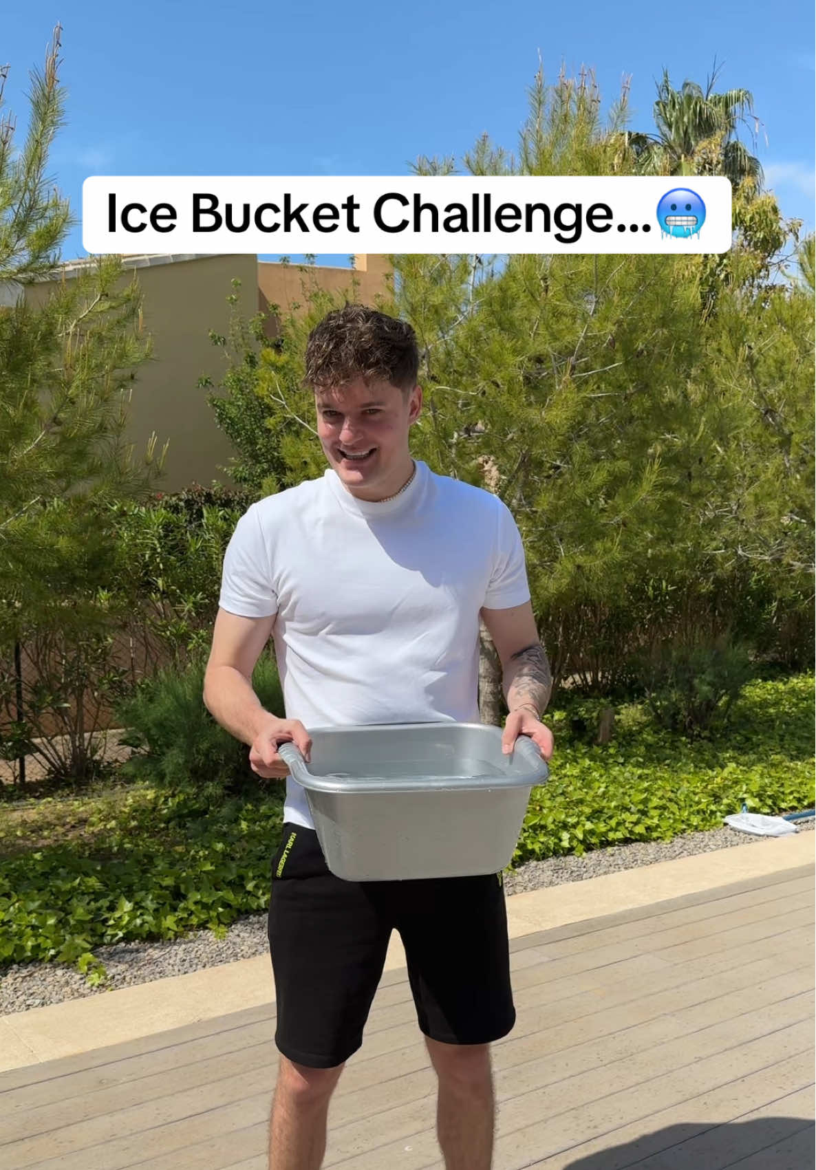 Es war so kalt…🥶#icebucketchallenge #icebucket #fyp #foryou #fy @niklas.greta @klarerkevin @markoroze 