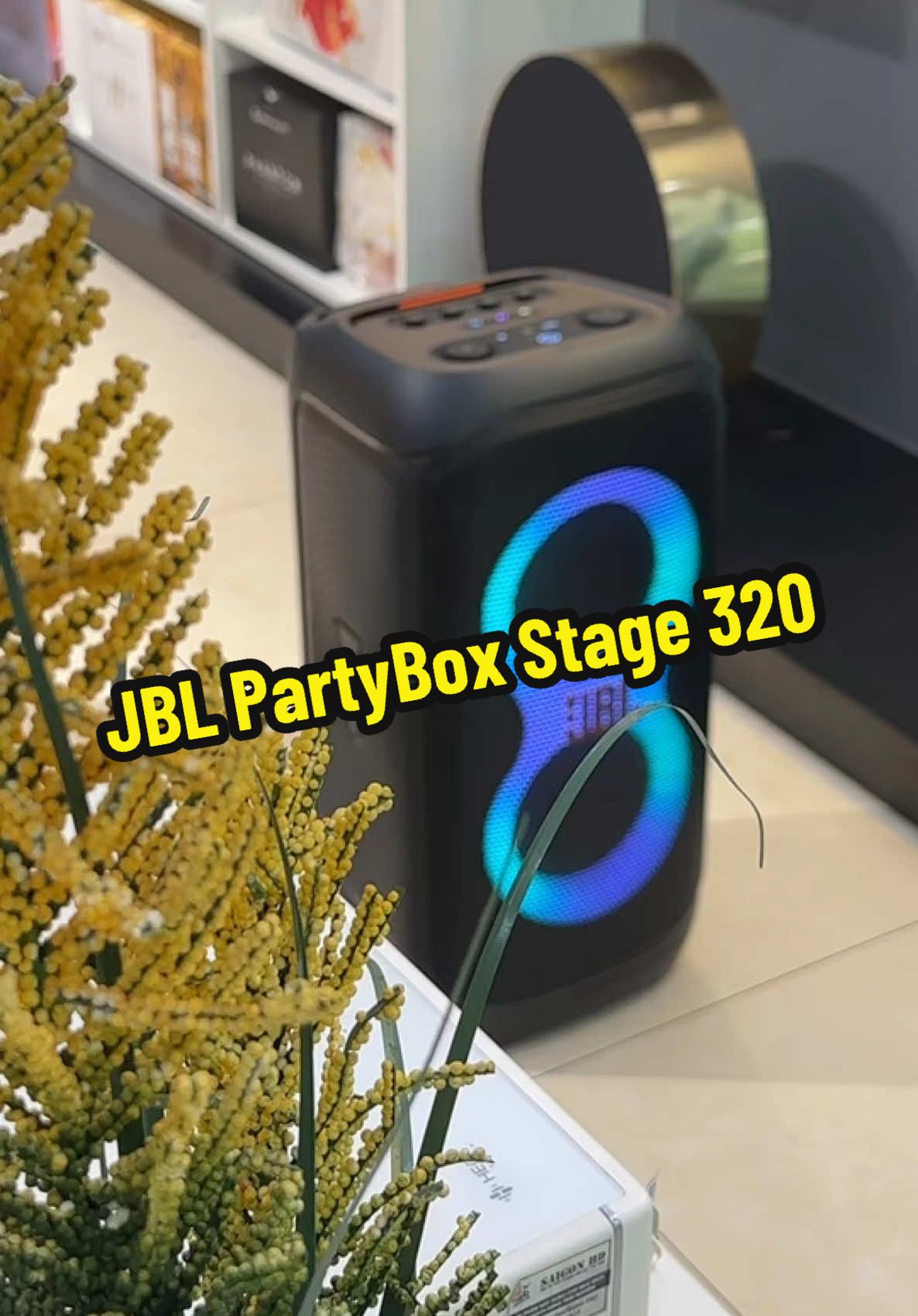JBL PartyBox Stage 320 mẫu loa di động công suất 240W, âm thanh JBL Pro Sound, pin 18 giờ, hỗ trợ sạc nhanh, có đèn LED sống động và chống nước IPX4. Kết nối Bluetooth 5.4, AUX, USB và hỗ trợ Auracast. #jbl #partybox #stage #320 #nhachaymoingay❤️ #sieuthinghenhin #saigonhd #xuhuong #tiktok 