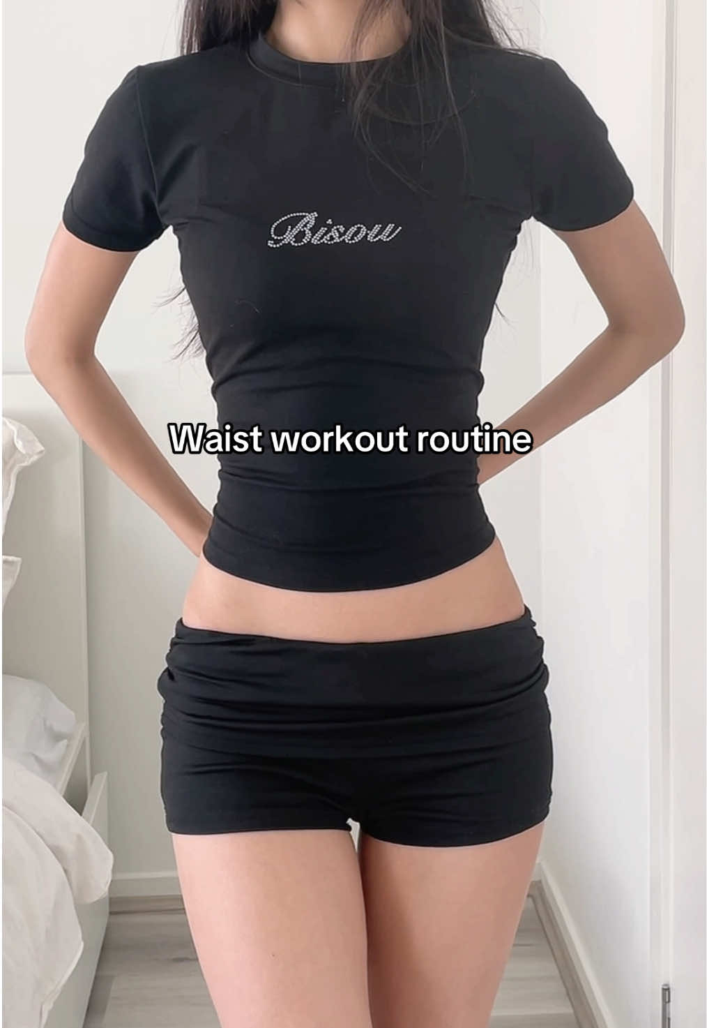 Since I’ve gotten a few requests. I like to do these after a yoga stretch routine and I try to do it every weeknight! #workout #smallwaist #homeworkout #yoga #matpilates #waist 