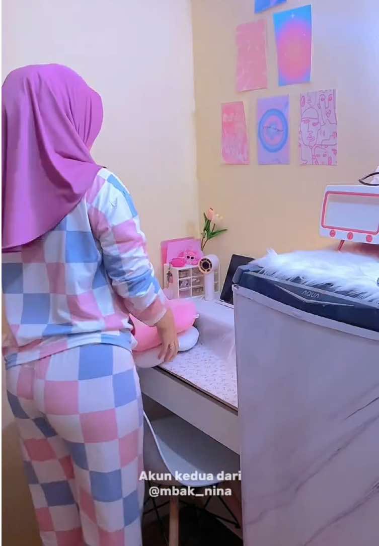 Capee sihhh tapi ya harus dipaksa #adayinmylife #anakkost #beberes #kamaraesthetic #roomdecor 