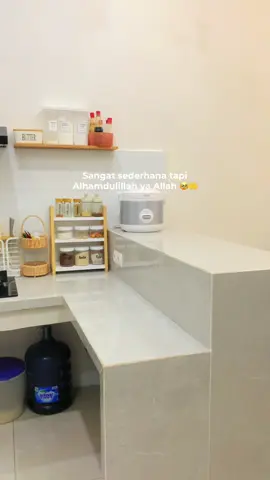 Punya dapur sendiri adalah impian bagi semua ibu rumahtangga meskipun sangat sederhana 🥹😇🥰 #dapurminimalis #dapursederhanaku #dapurestetik #dapurminibar 