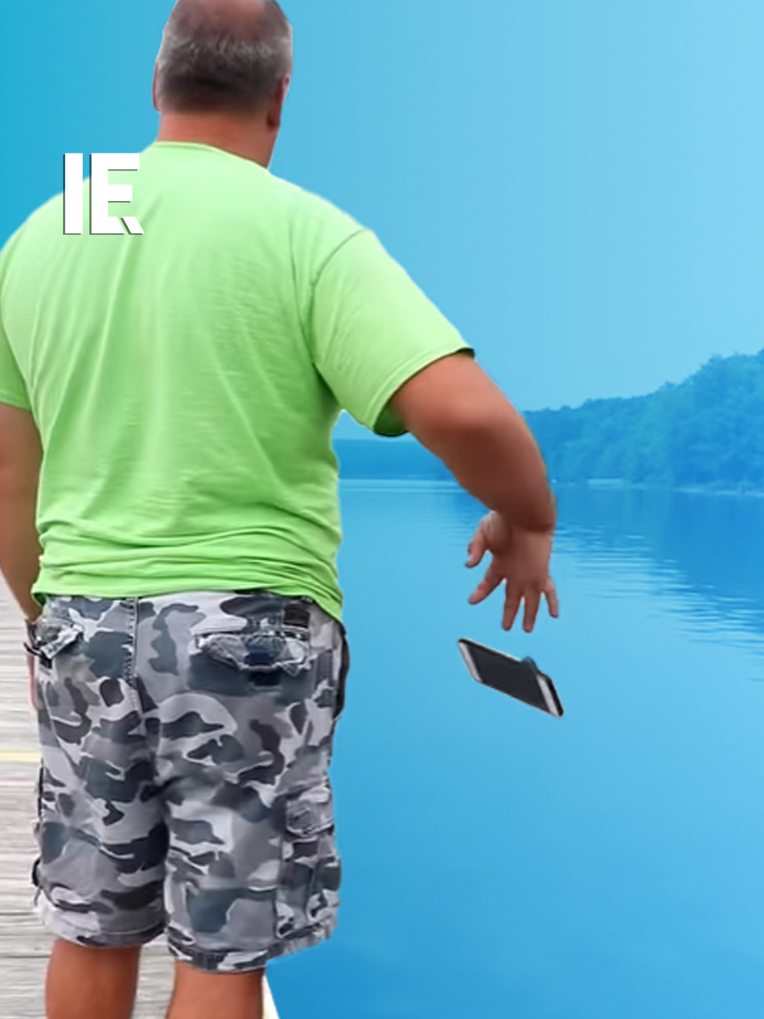 This ingenious invention will save your phone every time. 🎥 floatbuddyllc / IG