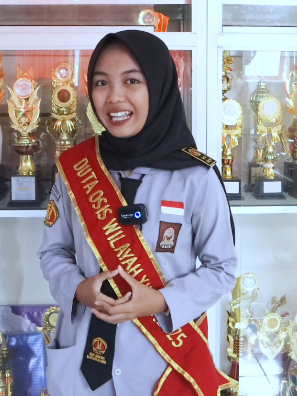 Siapa yang tidak kenal SMKN Bantarkalong, SMK negeri pertama yang berdiri di Kabupaten Tasikmalaya. Memiliki 7 jurusan unggulan, prestasi tingkat provinsi bahkan nasional, serta memiliki BKK (Bursa Kerja Khusus) yang siap menyalurkan lulusan bekerja di skala nasional dan internasional. Sebelum SPMB secara resmi dibuka oleh dinas provinsi, silakan isi dulu link SPMB sementara di bawah ini: https://spmb.smknegeribantarkalong.sch.id/ #disdik #disdikjabar #smknbantarkalong #pusatkeunggulan #vokasi #smkbisa #smkbisahebat #cadisdikwil12 #fyp #fypシ゚ 