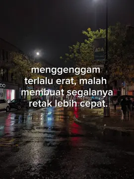 Kadang, yang membuat sakit bukan kehilangan... tapi terlalu keras memaksa untuk tetap memiliki. #fyp #galau #sadquotes #patahhati #belajarmelepas 