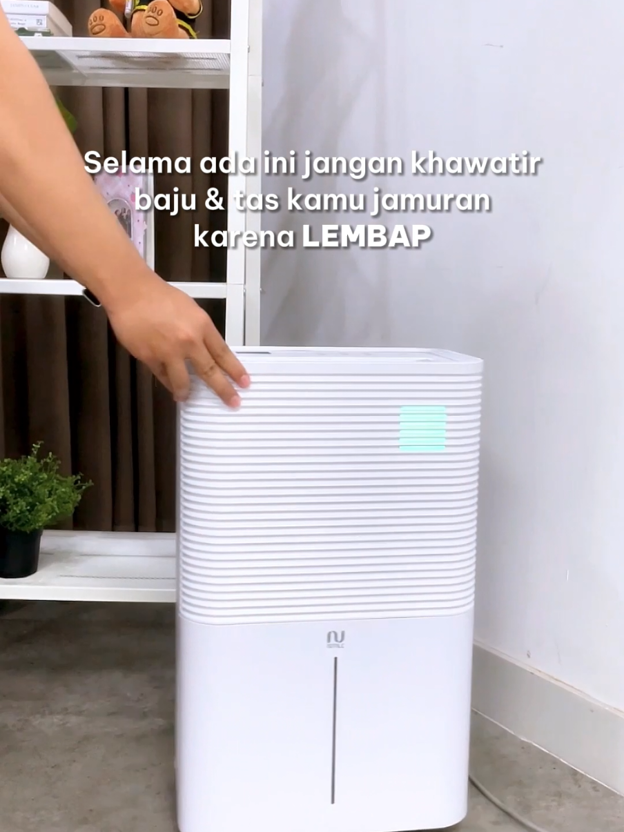 Jamur suka banget sama ruangan lembap. Biar nggak betah, pakai aja Dehumidifier Milzu! Bisa cover ruangan luas, jadi kelembapan terkontrol, jamur pun minggat #dehumidifier #notale #udaralembab 