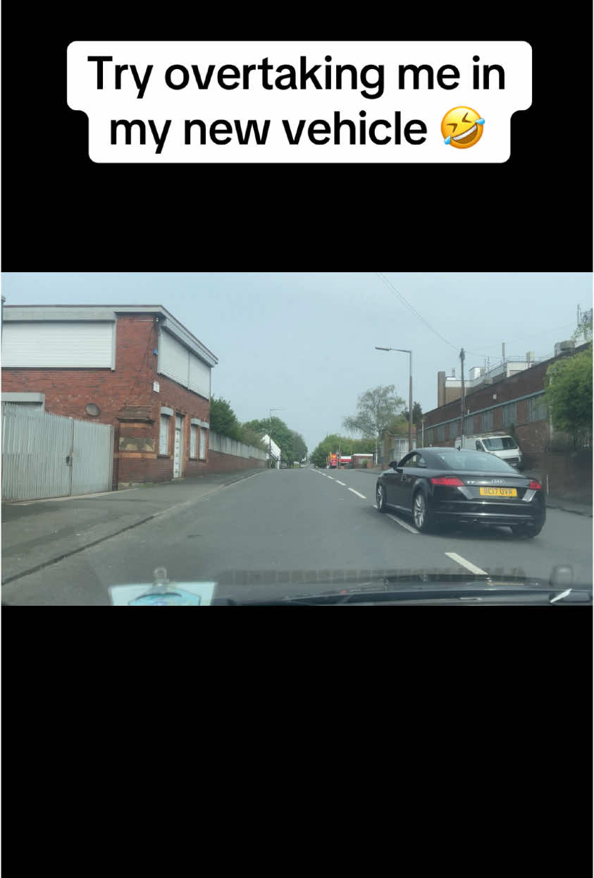Everybody can’t wait to get past a learner car. #passyourtest #driving #drivingtest #learntodrive #drivinglessons 