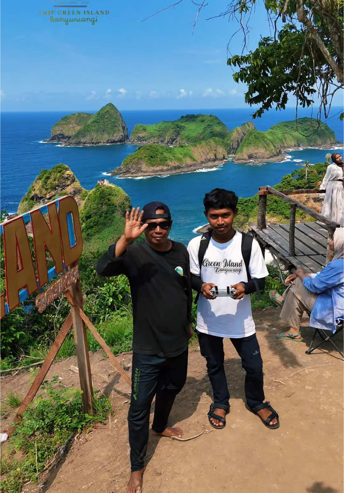 Parah banget nih tempat, emang bener seindah ini green island Banyuwangi. Rugi banget kalau ke Banyuwangi tapi ngga mampir kesini.. #greenisland #greenislandbanyuwangi #tripgreenisland #tripgreenislandbanyuwangi #rajaampatbanyuwangi #pulaubedil #pulaubedilbanyuwangi #trippulaubedil #trippulaubedilbanyuwangi #wisatabanyuwangi 