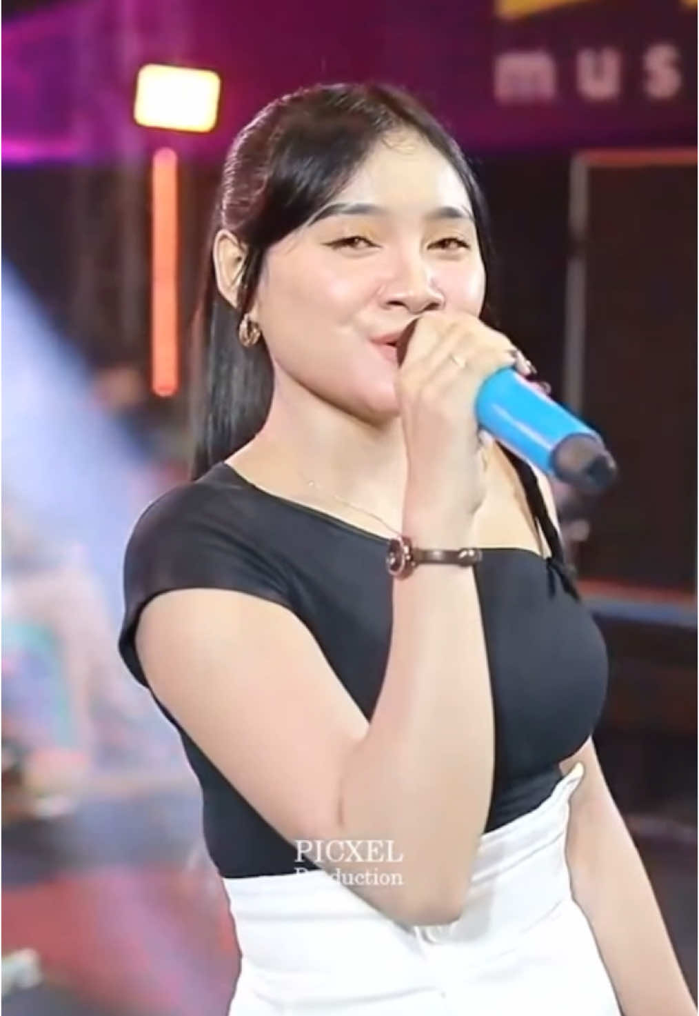 Sepertimu Yang Ku Cari @kurniarahma  @𝙇𝘼𝙇𝙐𝙉𝘼 𝙈𝙐𝙎𝙄𝘾 𝙀𝙉𝙏  #kurniarahma #laluna #lalunamusic #lalunamusicentertainment #fyp #foryou #foryoupage #viral #xybca #storyorkes @𝕟𝕠𝕡𝕒𝕝 @Munifpokemon🤟🏻 