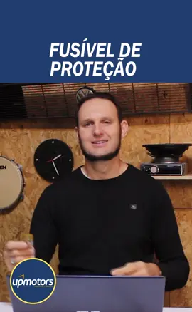 Fusível de proteção, como instalar e qual o fusível que deve usar na instalação elétrica de 2 faróis. Quer ser um eletricista de sucesso? Curso mais completo do mercado, do iniciante ao avançado, tudo em 1 só lugar Chama no whatsapp 📲(54)99676-1715 Upmotors Centro de Formação Automotiva Transformando Paixão em Profissão #eletricistaautomotivo #carros #automotivo #upmotors